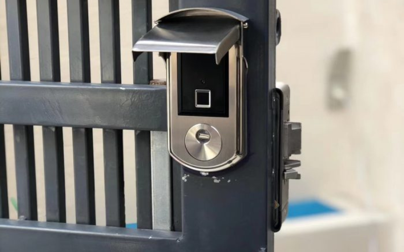 khoa van tay cua sat