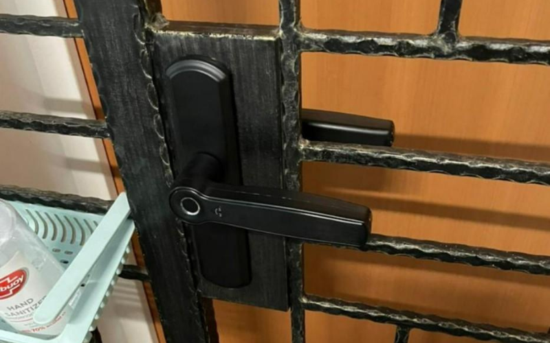 khoa van tay cua sat